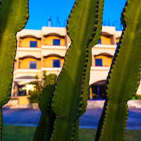 Araba Fenice Village Torre dell'Orso Exterior foto