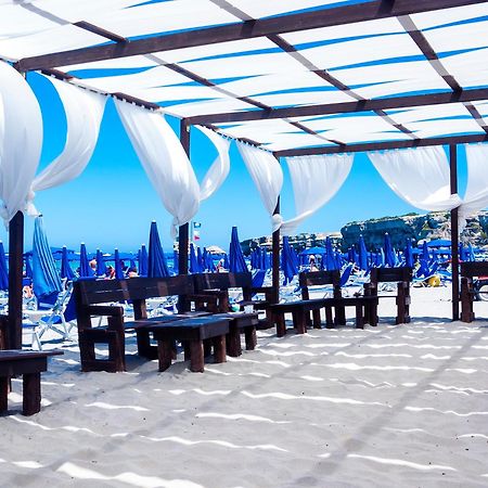 Araba Fenice Village Torre dell'Orso Exterior foto